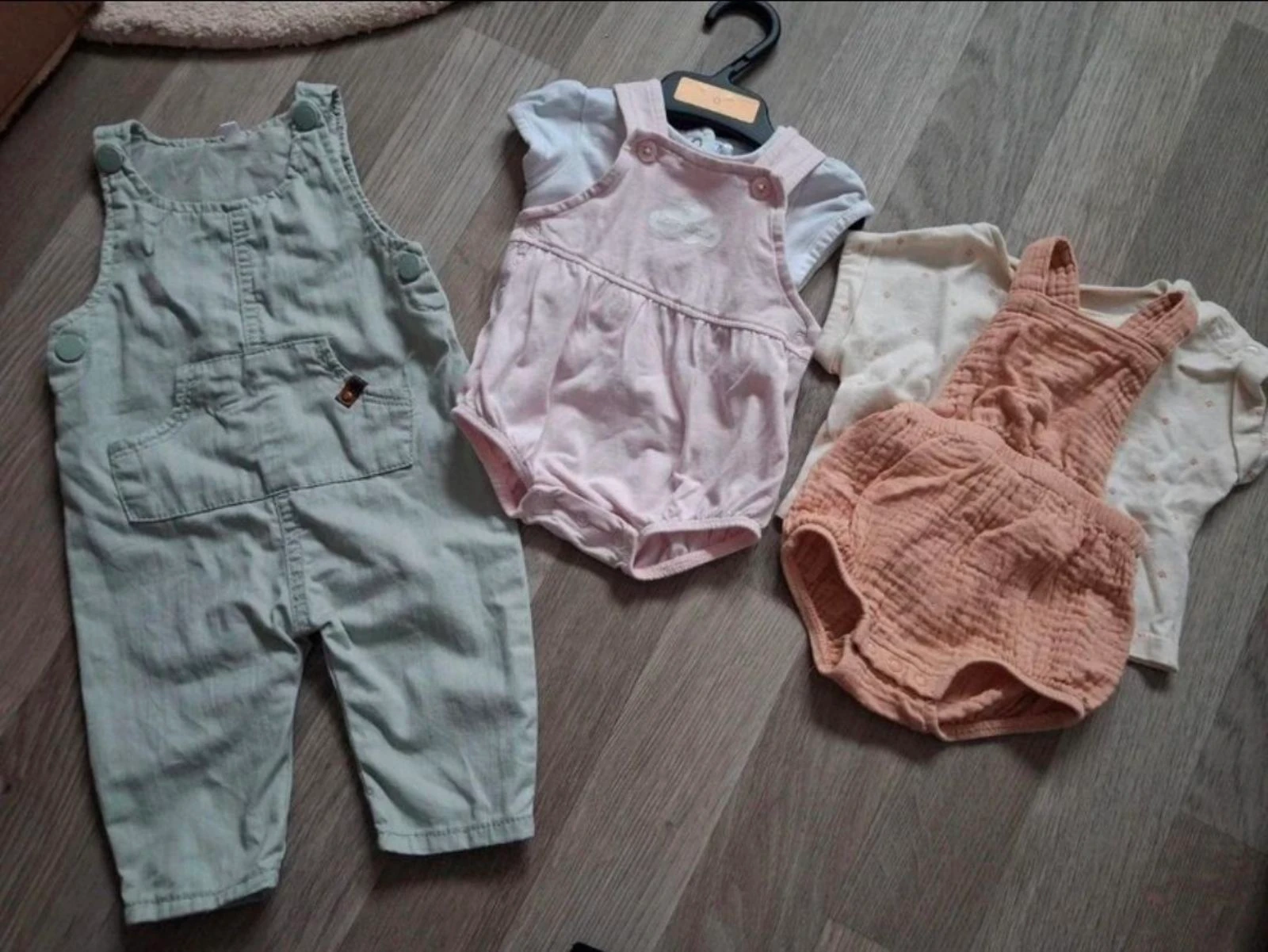 Vêtements naissance 